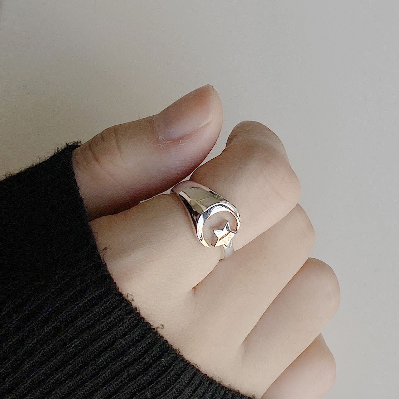 Anillo minimalista de plata de ley 925 con diseño de corazón, estrella y luna para mujer