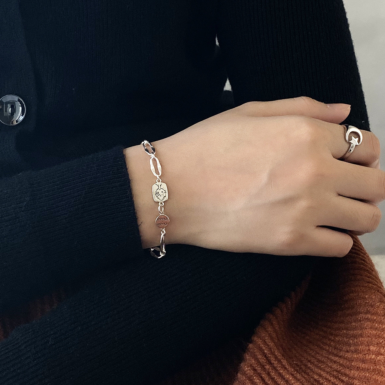 Bracciale da donna in argento sterling 925 minimalista con ragazzo geometrico a cartoni animati