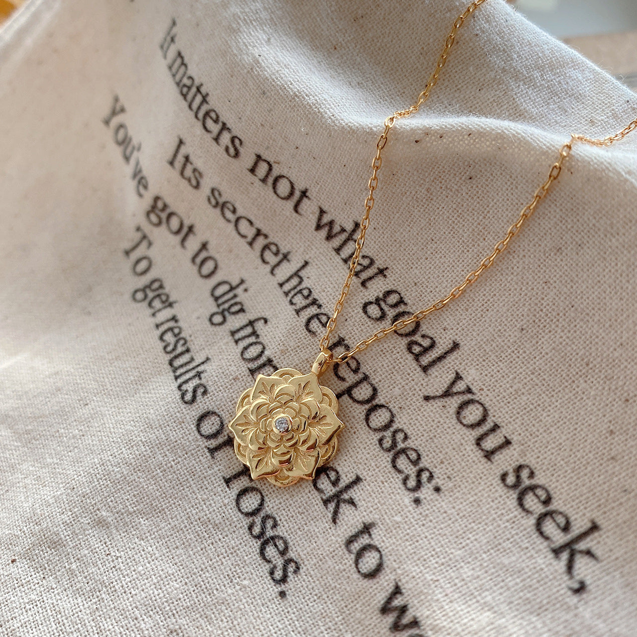 Minimalist Sweet 925 Sterling Silver 18K Gold Plated Floral Necklace