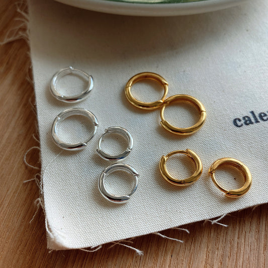 Orecchini a cerchio minimalisti in argento sterling 925 con intarsio di perle e design a goccia