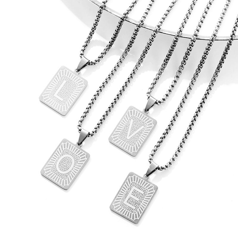 Collana con pendente a lettera alla moda per uomo e donna, in acciaio inossidabile e titanio, a catena geometrica a maglie