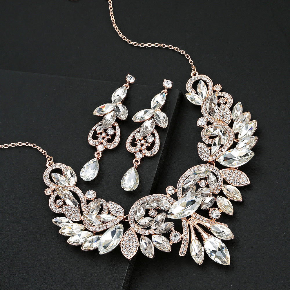 Set Collana e Orecchini da Donna con Fiori, Fresco e Delicato, in Lega, con Intarsio di Strass e Catena a Sfera Placcata