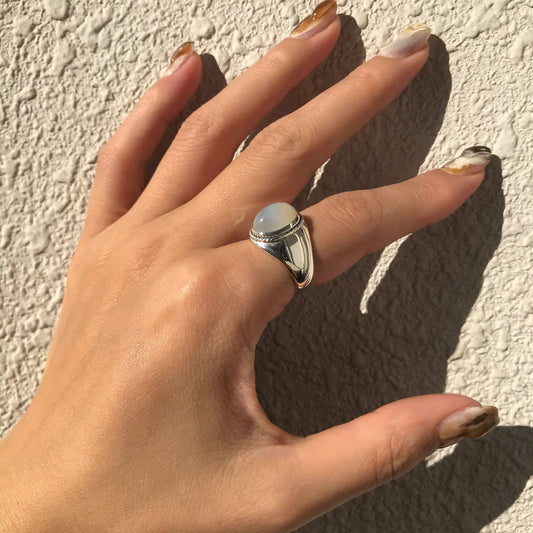 Anillo Minimalista Elegante de Plata de Ley 925 con Incrustaciones de Ágata en Forma de Corazón para Mujer