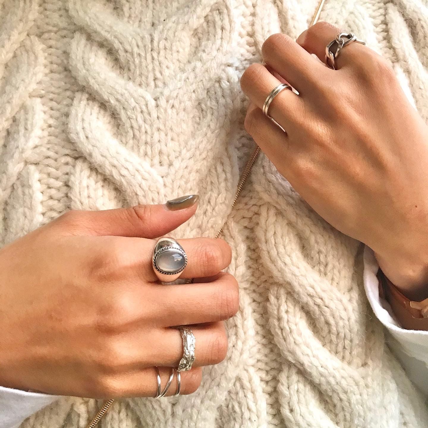 Anillo Minimalista Elegante de Plata de Ley 925 con Incrustaciones de Ágata en Forma de Corazón para Mujer