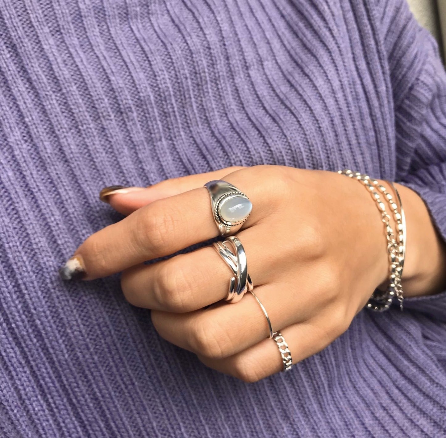 Anillo Minimalista Elegante de Plata de Ley 925 con Incrustaciones de Ágata en Forma de Corazón para Mujer
