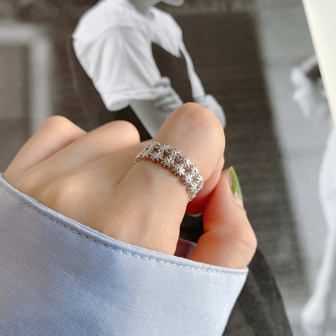 Anillo de plata de ley 925 con diseño minimalista de margarita para mujer
