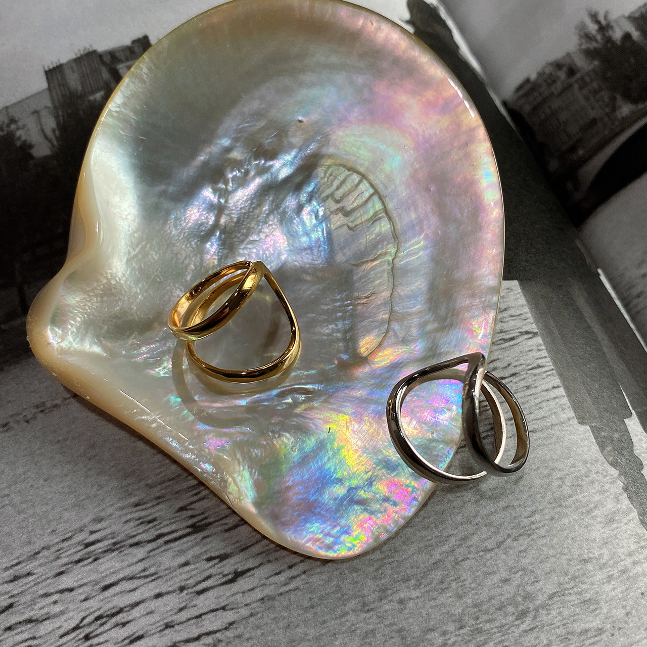 Anillo Minimalista de Plata de Ley 925 con Diseño Geométrico de Goteo para Mujer
