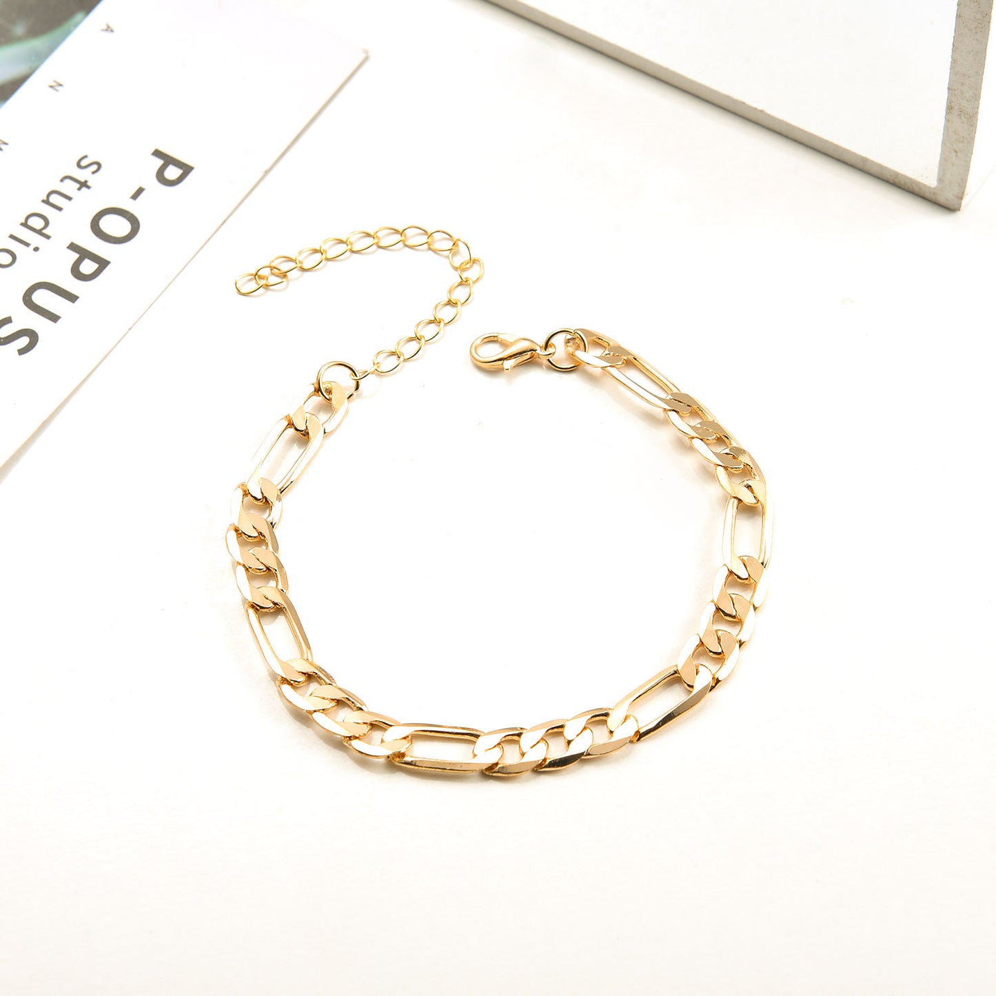 Vintage Minimalist European Style Geometric Lock Chain Women's Alloy Foot Jewelry for Wedding Travel Gift