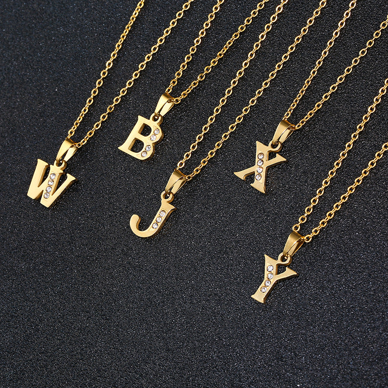 Collana con ciondolo a lettera minimalista da donna, catena a O in acciaio al titanio con intarsi in strass, regalo casual alla moda per fidanzata o migliore amica