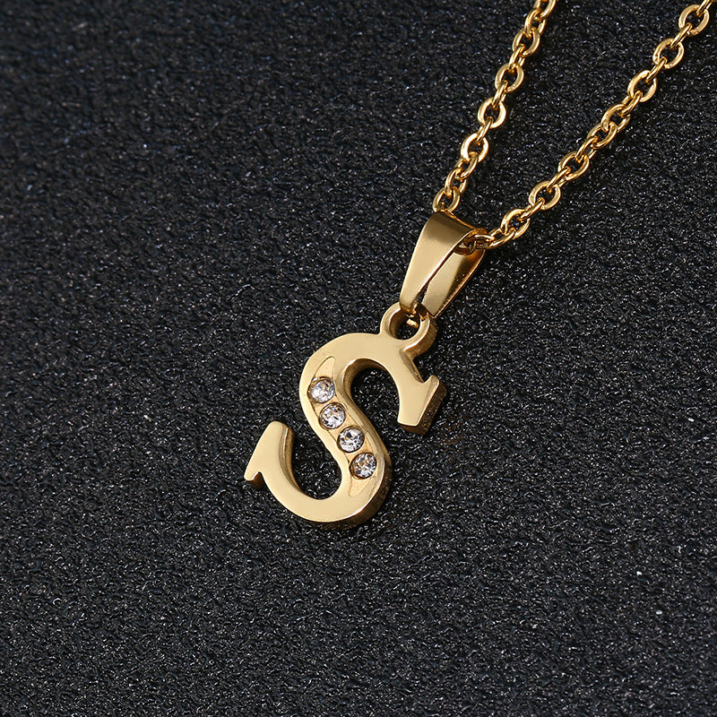 Collana con ciondolo a lettera minimalista da donna, catena a O in acciaio al titanio con intarsi in strass, regalo casual alla moda per fidanzata o migliore amica