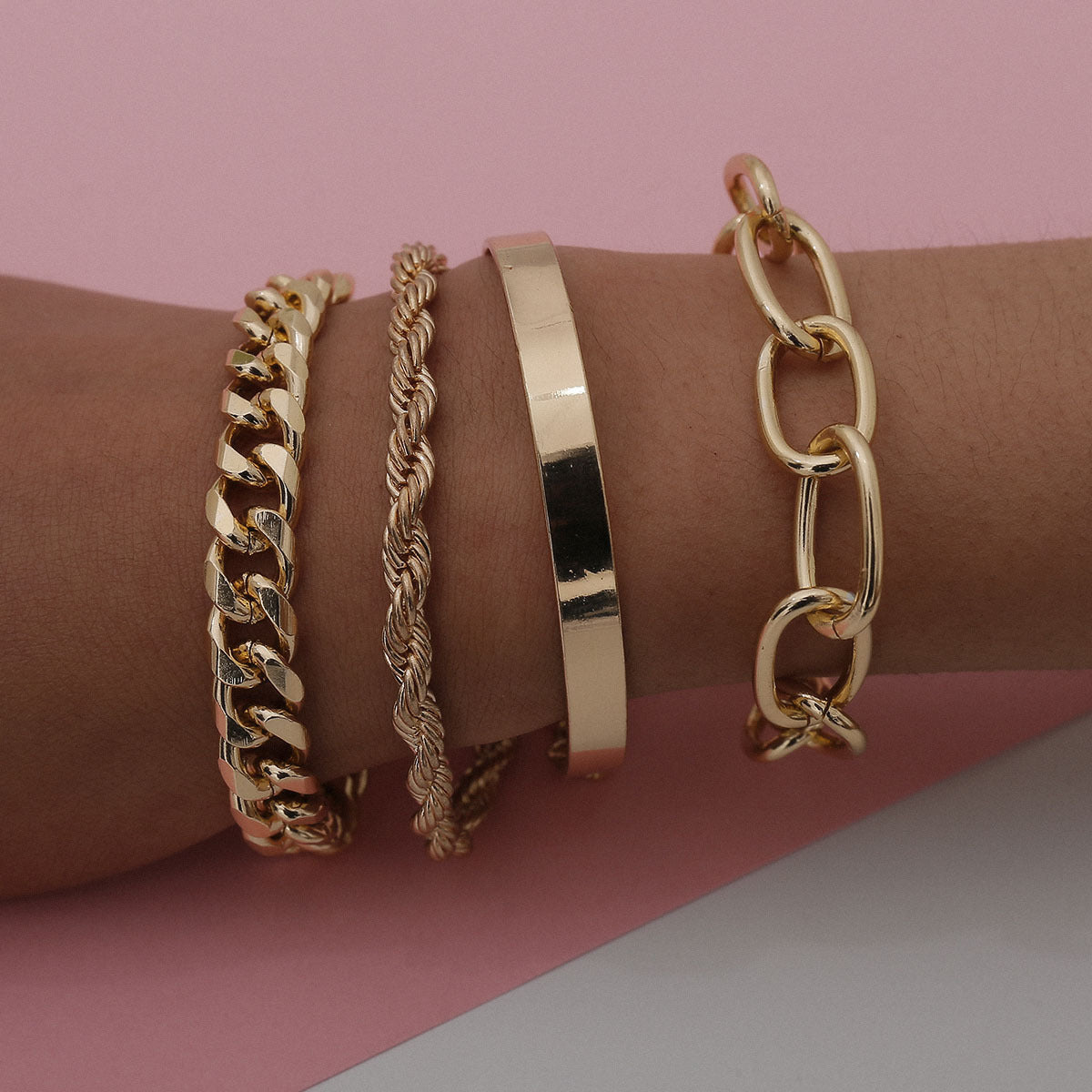 Set di braccialetti impilabili da donna in lega placcata, geometrici audaci e attorcigliati