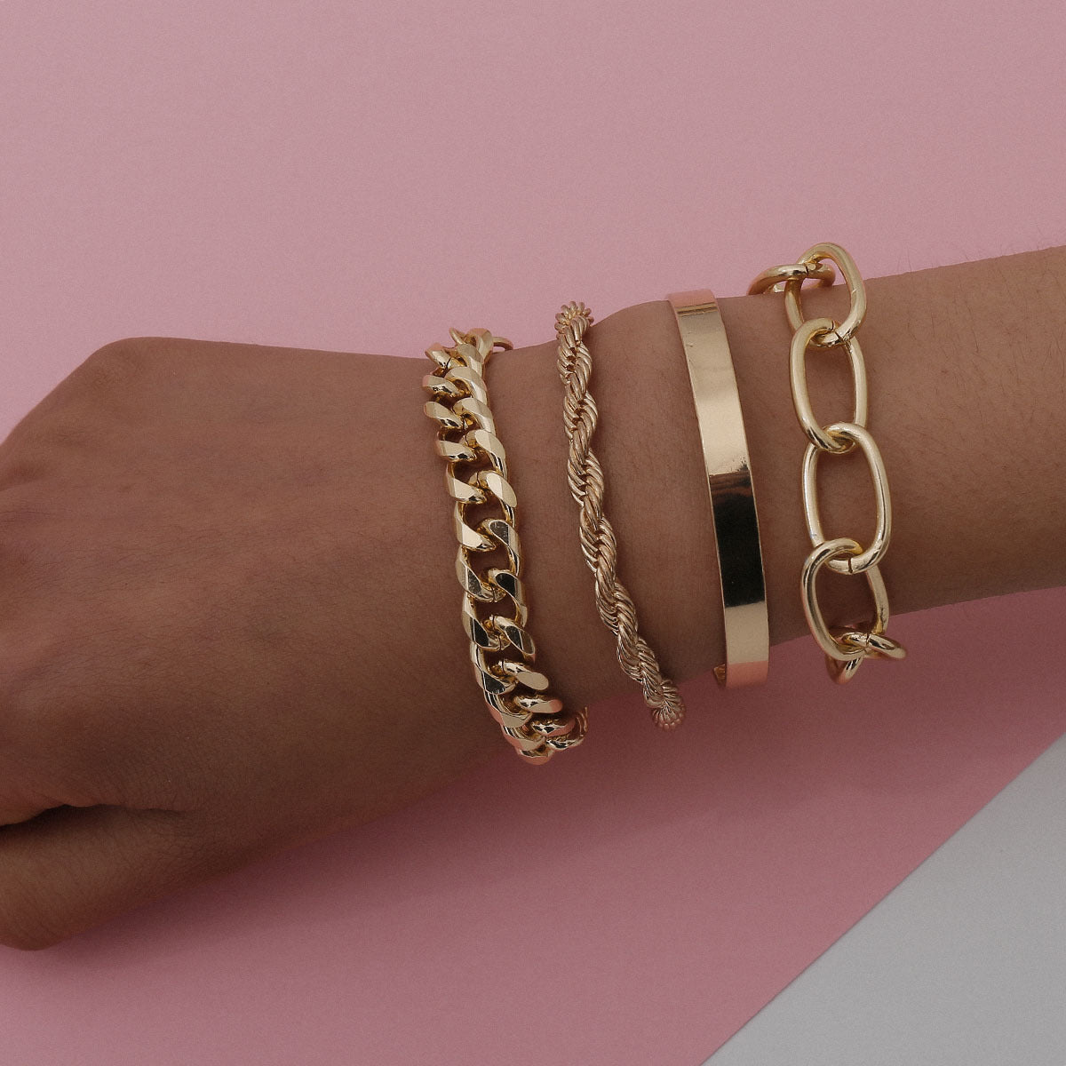 Set di braccialetti impilabili da donna in lega placcata, geometrici audaci e attorcigliati