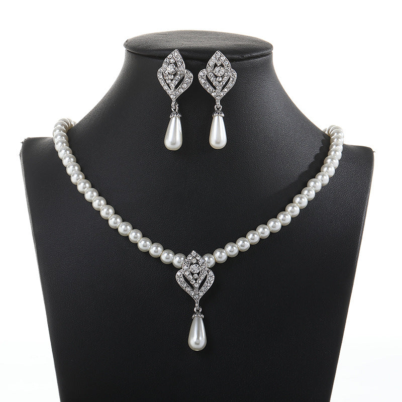 Conjunto de collar y pendientes minimalistas casuales con colgante de campana de corazón de perlas de imitación para mujer