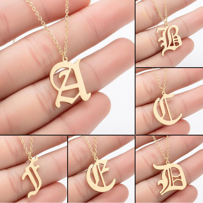 Collana con ciondolo a lettera alfabeto minimalista in acciaio inossidabile da donna