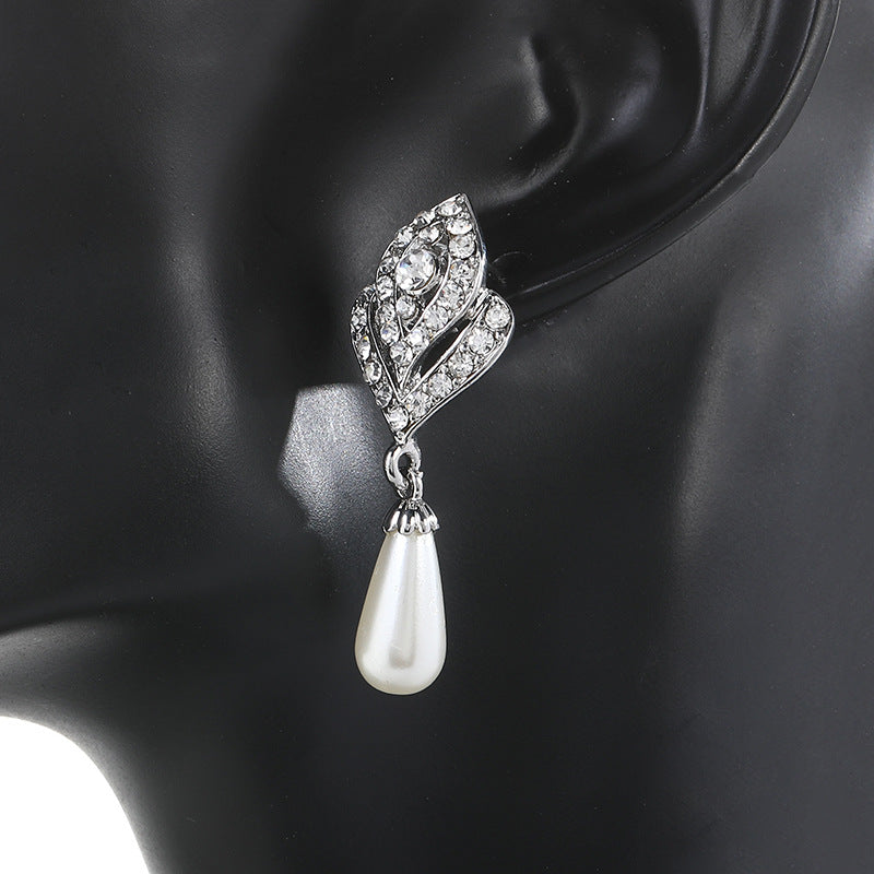 Conjunto de collar y pendientes minimalistas casuales con colgante de campana de corazón de perlas de imitación para mujer