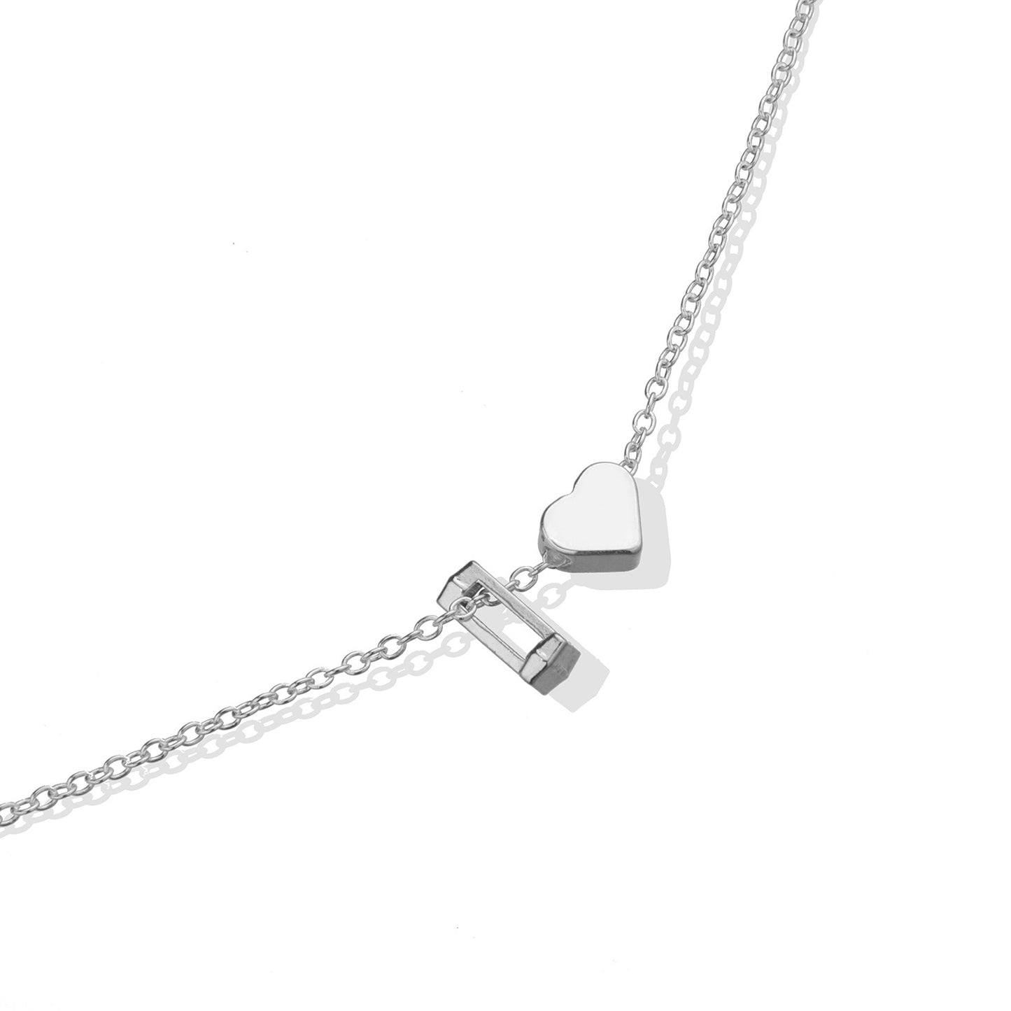 Collar con colgante de aleación con forma de corazón minimalista para mujer, con acabado chapado y cadena de serpiente