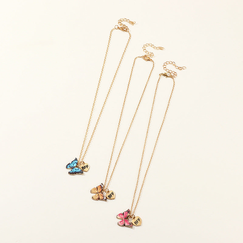 Collana con ciondolo a farfalla minimalista da donna in lega con finitura galvanica su catena a maglia forzatina