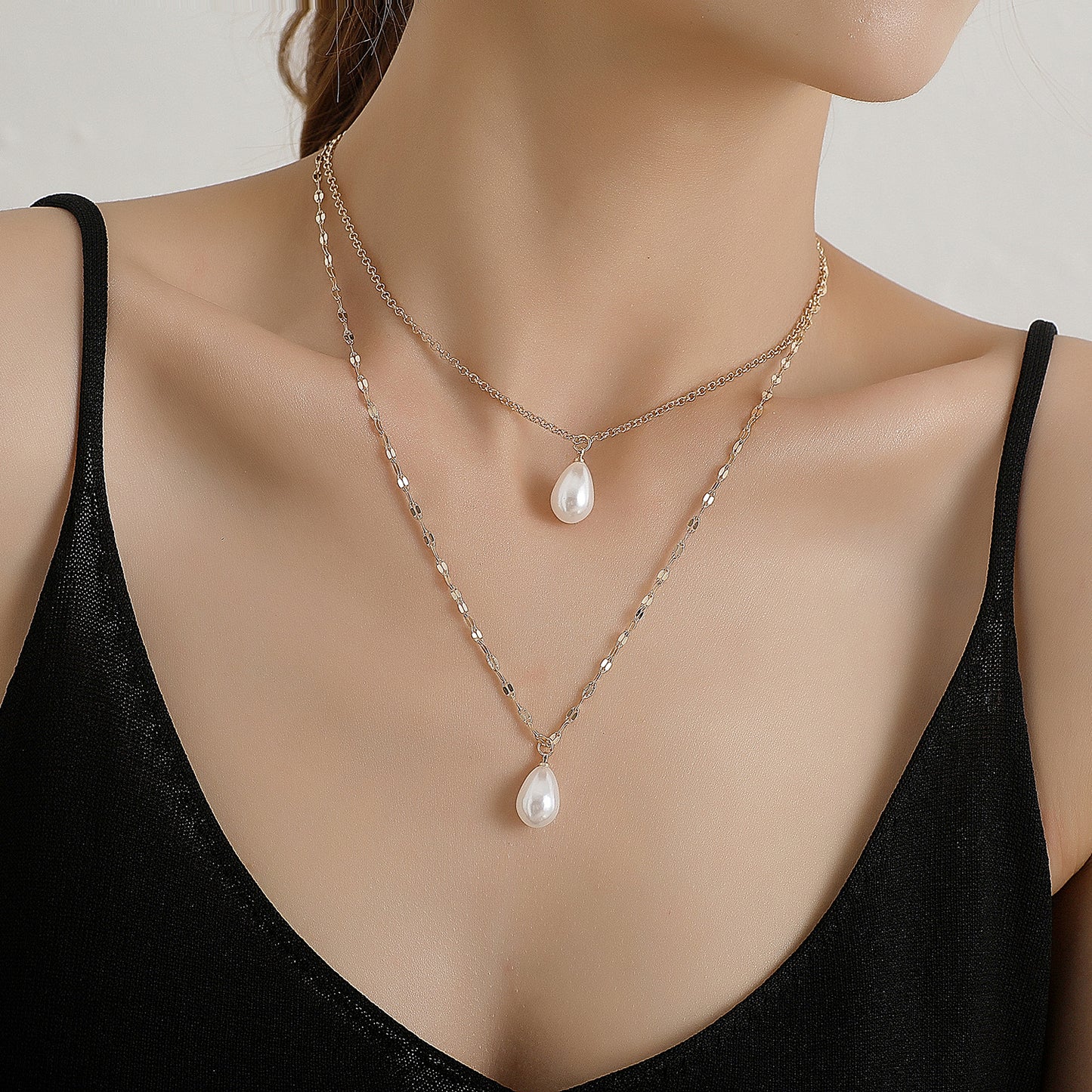 Women's Teardrop Pearl Pendant Necklace Minimalist Modern Style Alloy Twist Link Chain Plated Jewelry