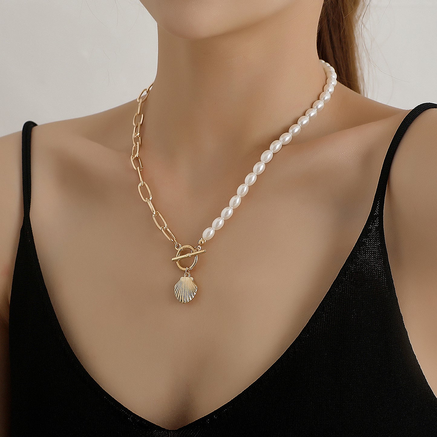 Women's Alloy Shell Pendant Necklace Minimalist Trendy Lock Chain Jewelry