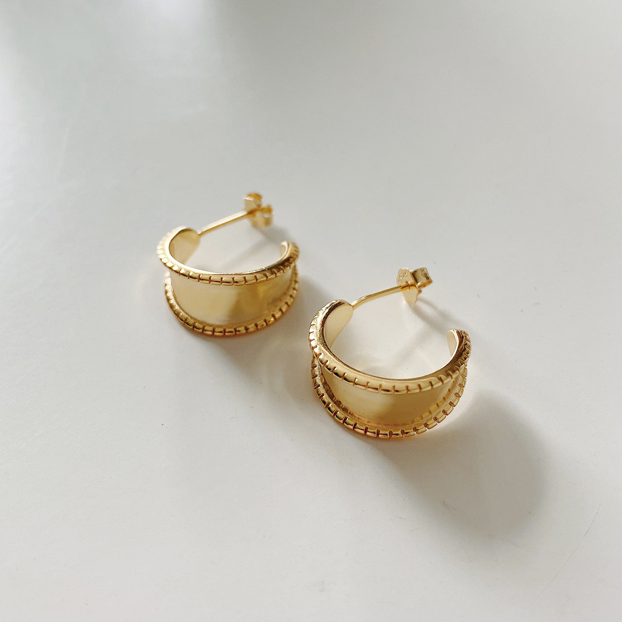 Orecchini a Perno Minimalisti Dolci in Argento Sterling 925 Placcati Oro con Lettere e Numeri per Donna