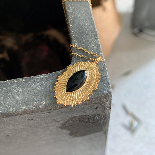Collar de Plata de Ley 925 Bañado en Oro de 18K con Colgante Ovalado Geométrico de Ágata Negra y Cadena de Bolitas, Estilo Vintage Dulce