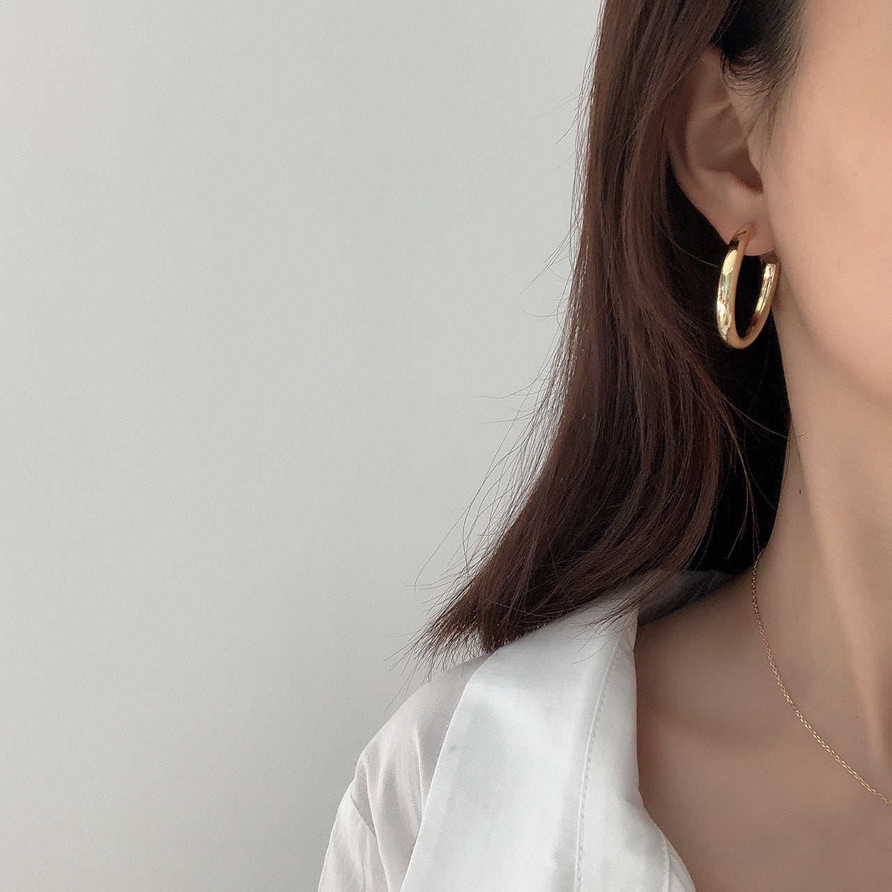 Orecchini a cerchio grandi a C rotondi placcati in argento sterling 925, eleganti e minimalisti, da donna