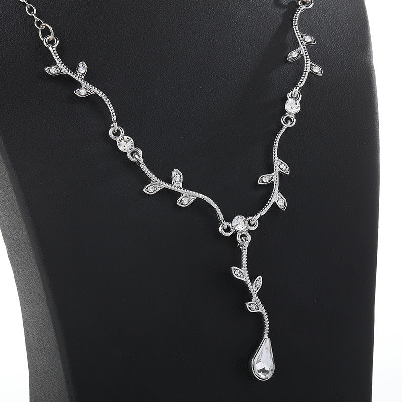 Minimalist Luxury Drop-Shaped Necklace Set with Alloy Chain and Rhinestone Pendant for Women