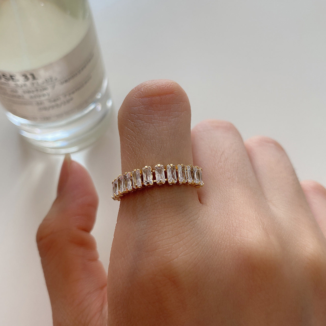 Elegante anello da donna in argento sterling 925 con cuore e zirconia cubica incastonata