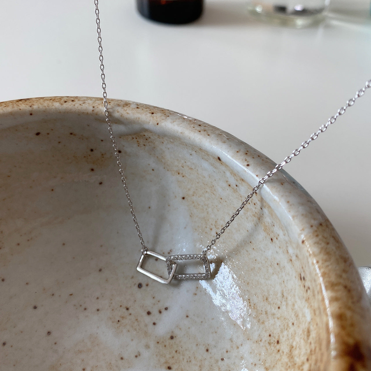 Collana Minimalista Rettangolare Geometrica in Argento Sterling 925 Placcato Oro Bianco con Zirconia Cubica