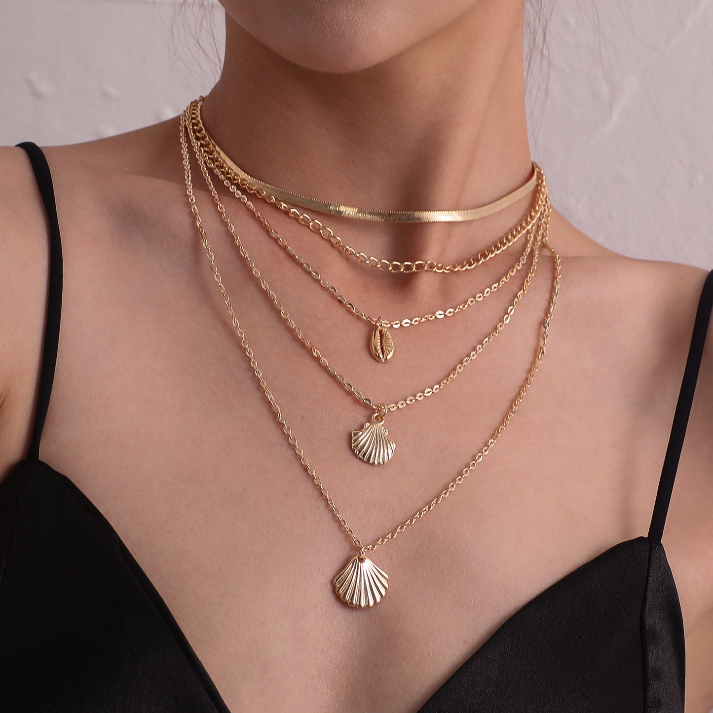 Women's Irregular Size Shell Snake Chain Necklace Fashion Trendy Statement Jewelry