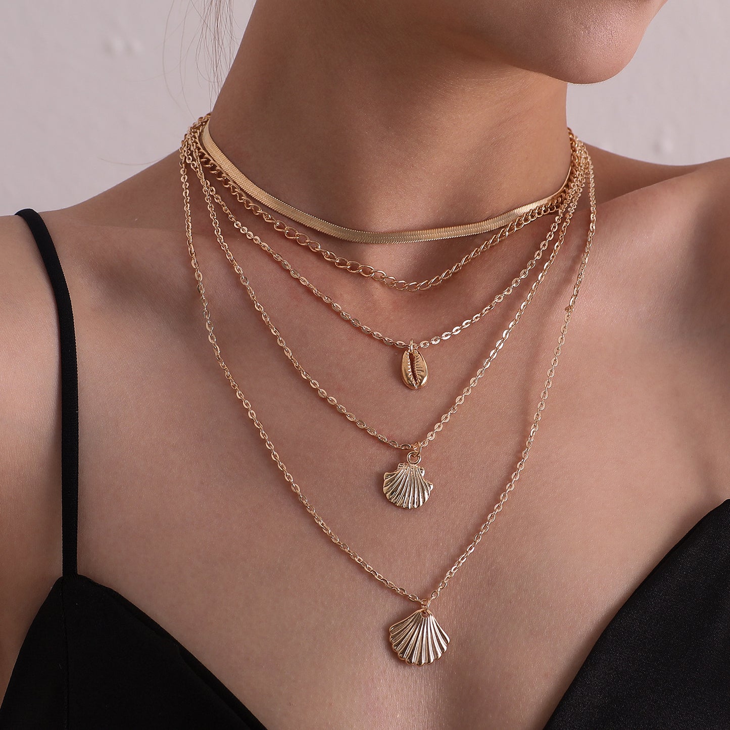 Women's Irregular Size Shell Snake Chain Necklace Fashion Trendy Statement Jewelry