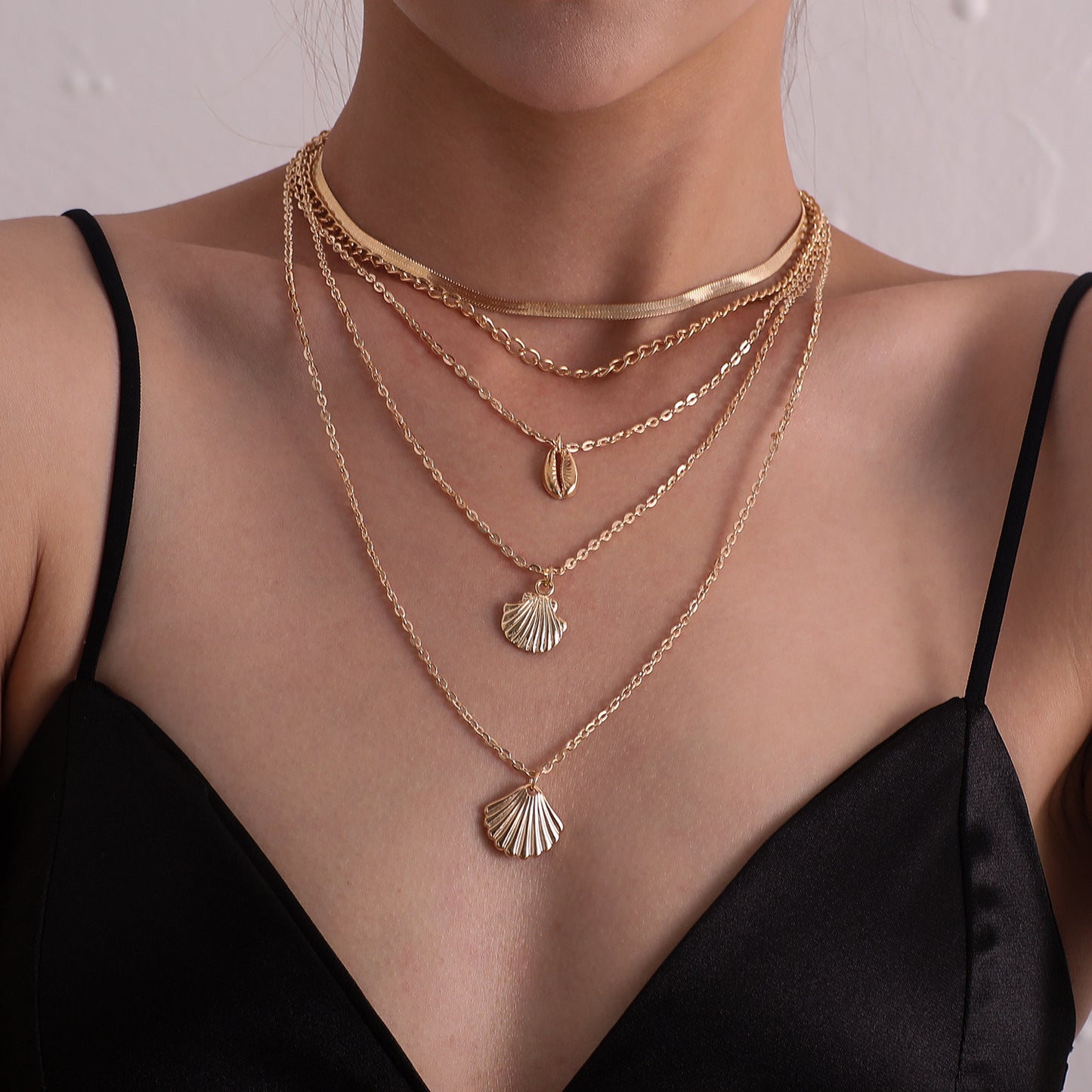 Women's Irregular Size Shell Snake Chain Necklace Fashion Trendy Statement Jewelry
