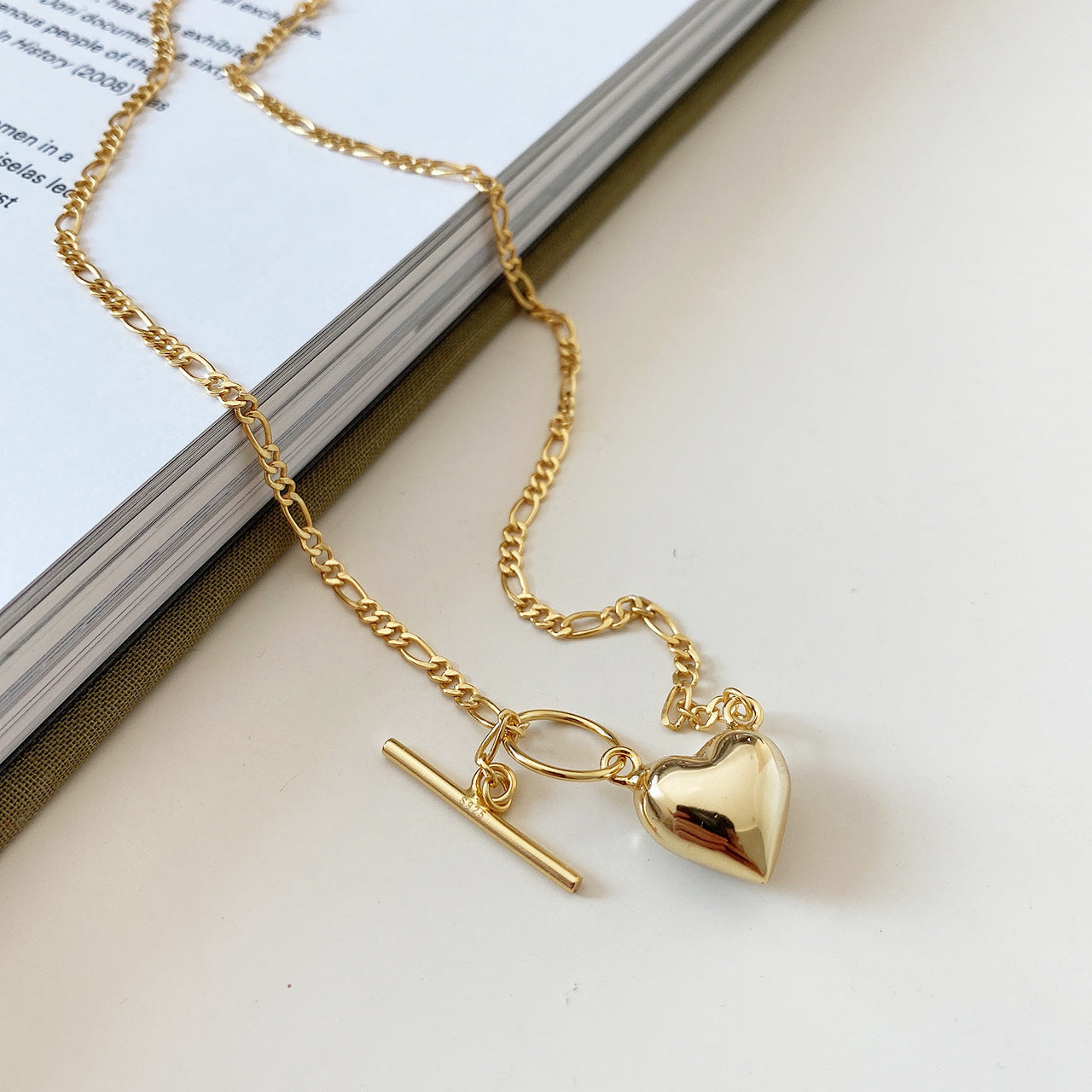 Collana da donna minimalista con ciondolo a cuore geometrico intrecciato, placcato oro, in argento sterling 925
