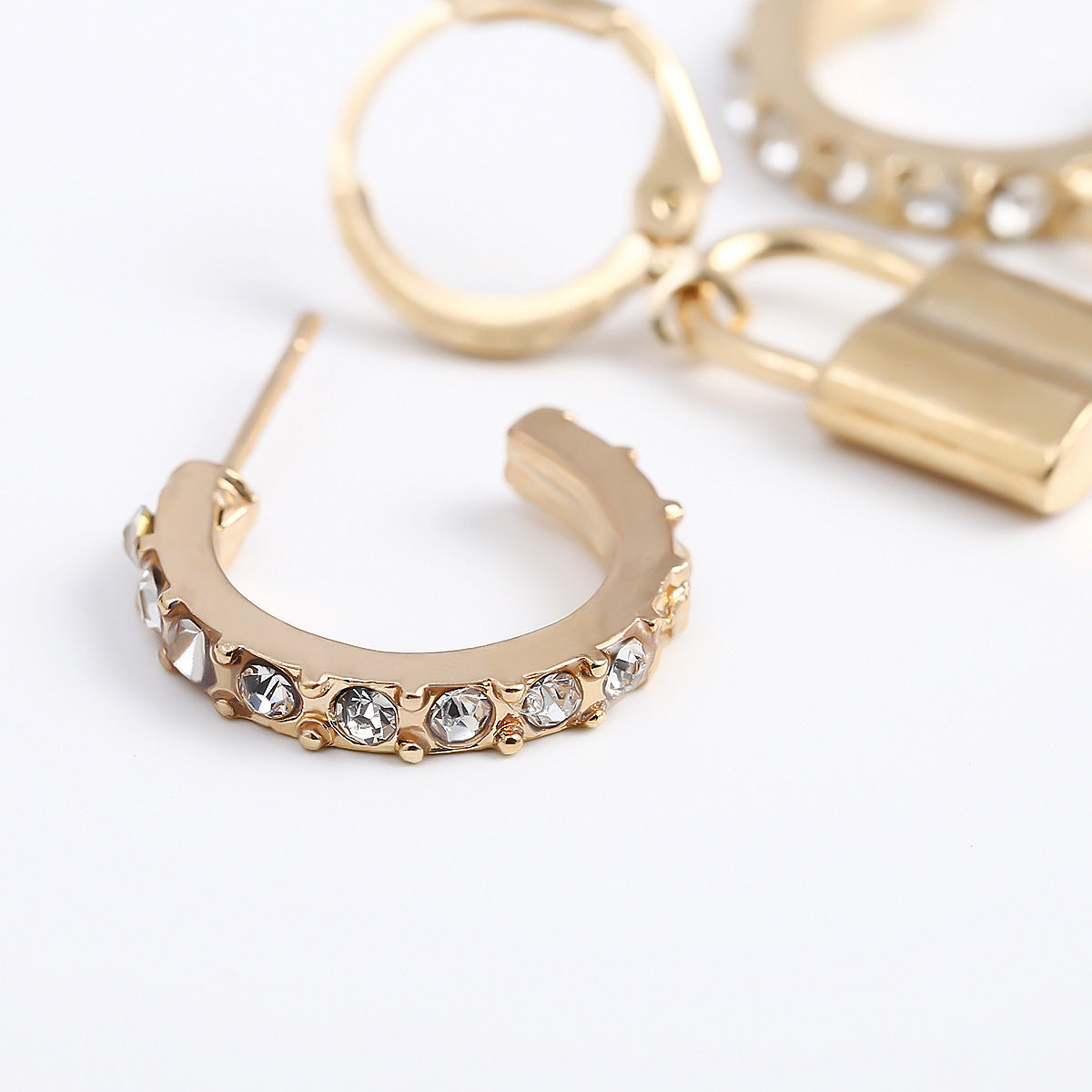 Star-shaped Minimalist Rhinestone Stud Earrings for Women, C-shaped Lock Design, Alloy Plated Jewelry