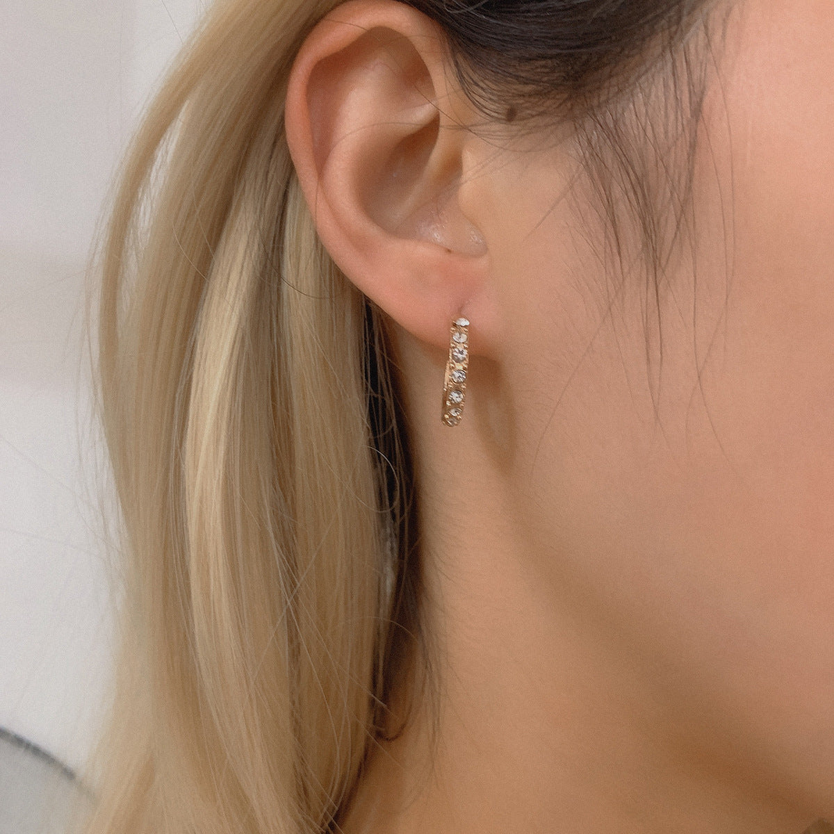 Star-shaped Minimalist Rhinestone Stud Earrings for Women, C-shaped Lock Design, Alloy Plated Jewelry