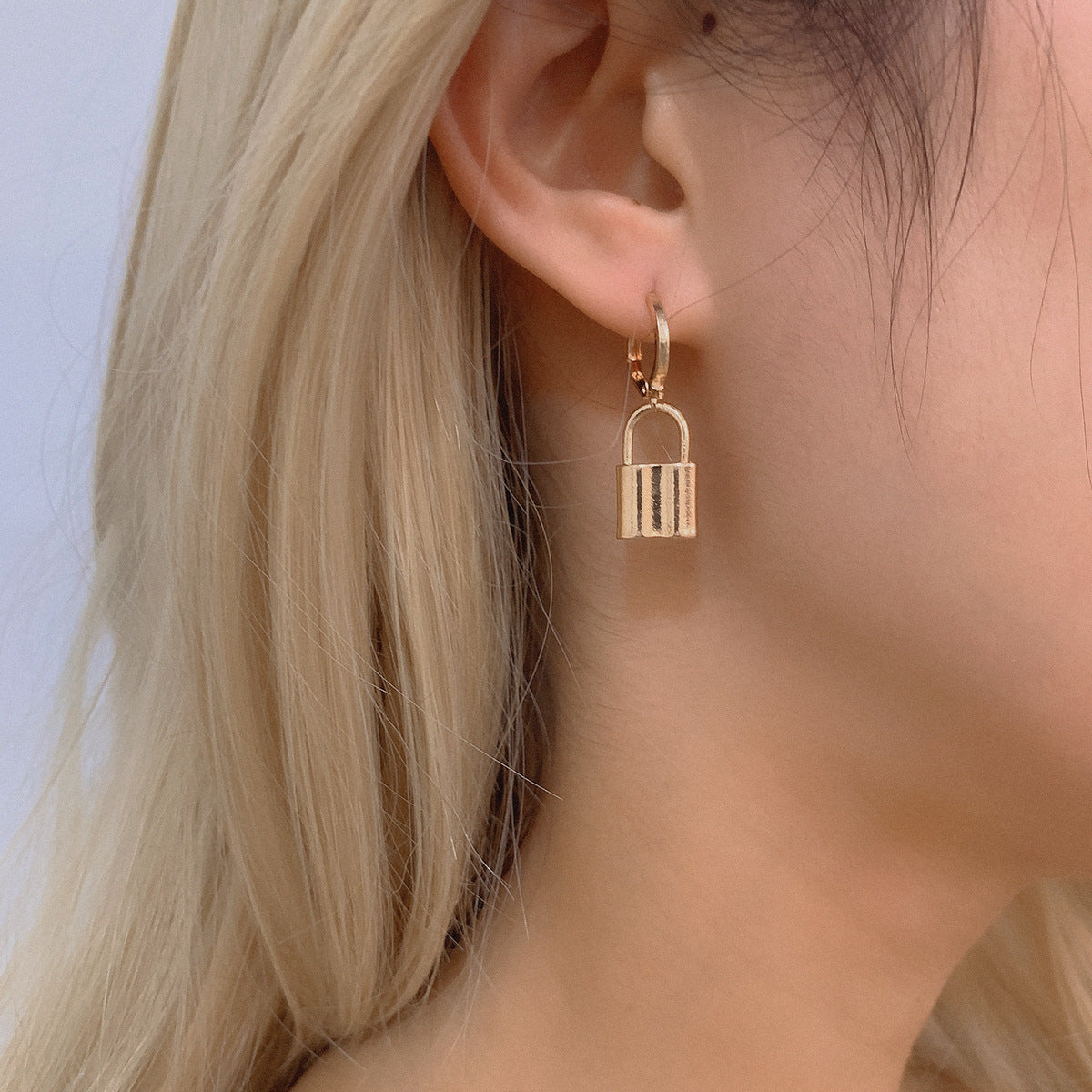 Star-shaped Minimalist Rhinestone Stud Earrings for Women, C-shaped Lock Design, Alloy Plated Jewelry