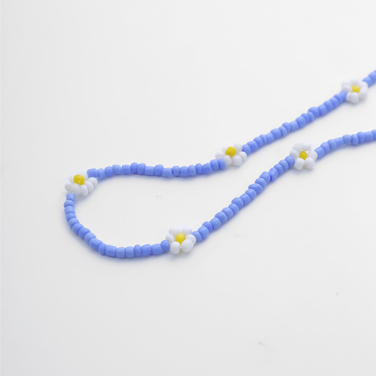 Collana floreale geometrica fatta a mano da donna, stile fresco e dolce, catena di perline rotonde, materiale perline, design a piccola margherita