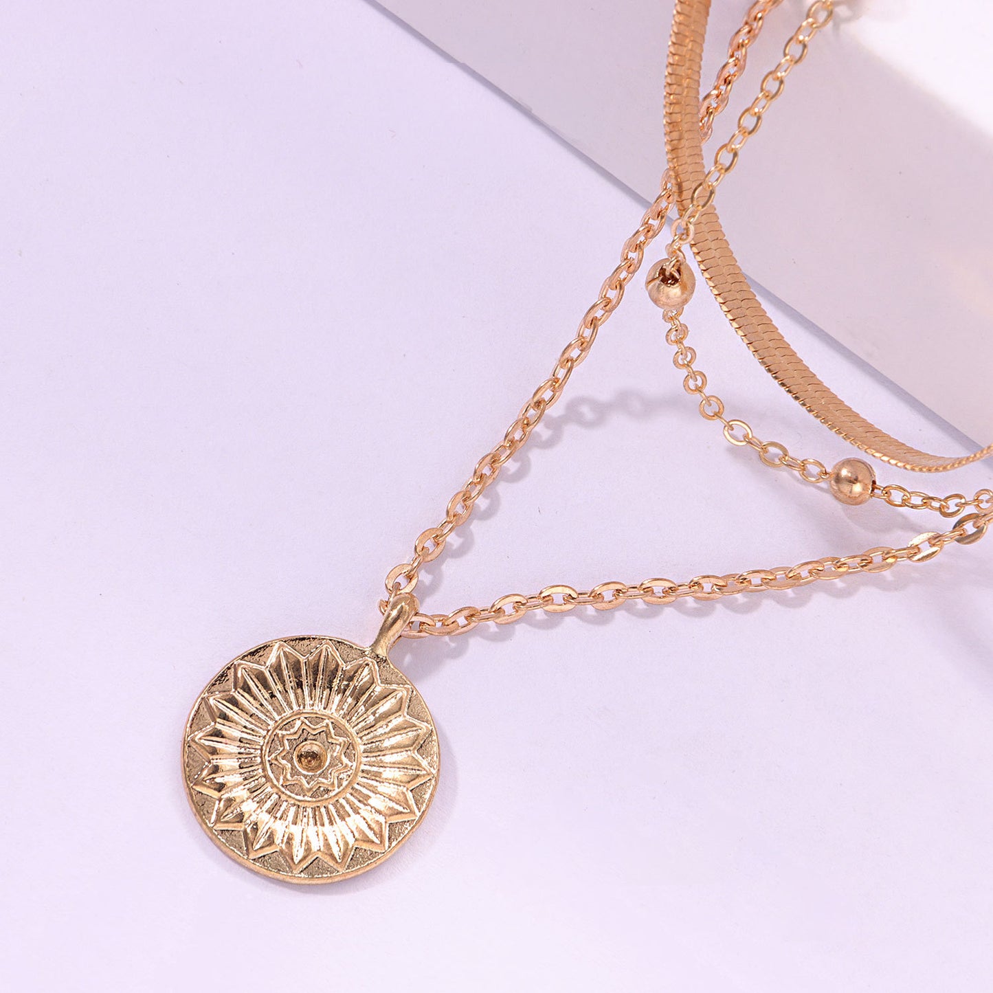 Collana Minimalista con Pendente Geometrico da Donna, Catena a Croce in Lega con Intarsio in Madreperla, Gioielli Eleganti Stratificati