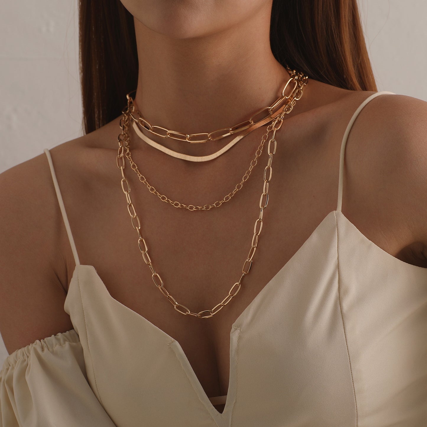 Punk Vintage Geometric Alloy Iron Chain Necklace for Women Fashionable Layered Statement Jewelry