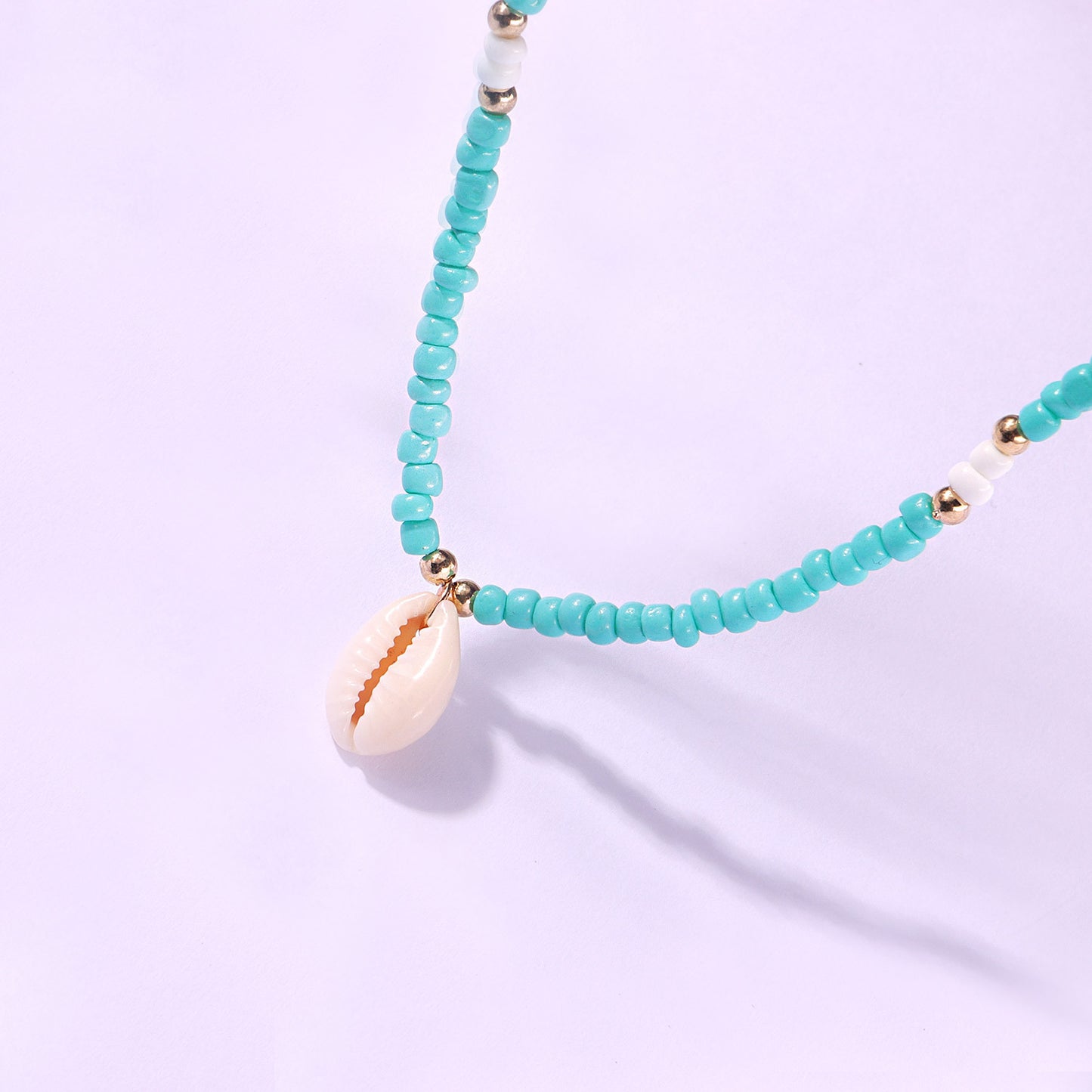 Minimalist Shell Pendant Necklace for Women, Mother of Pearl Inlay, Alloy Chain, Plated Finish, Fresh Sweet Style, Natural Design