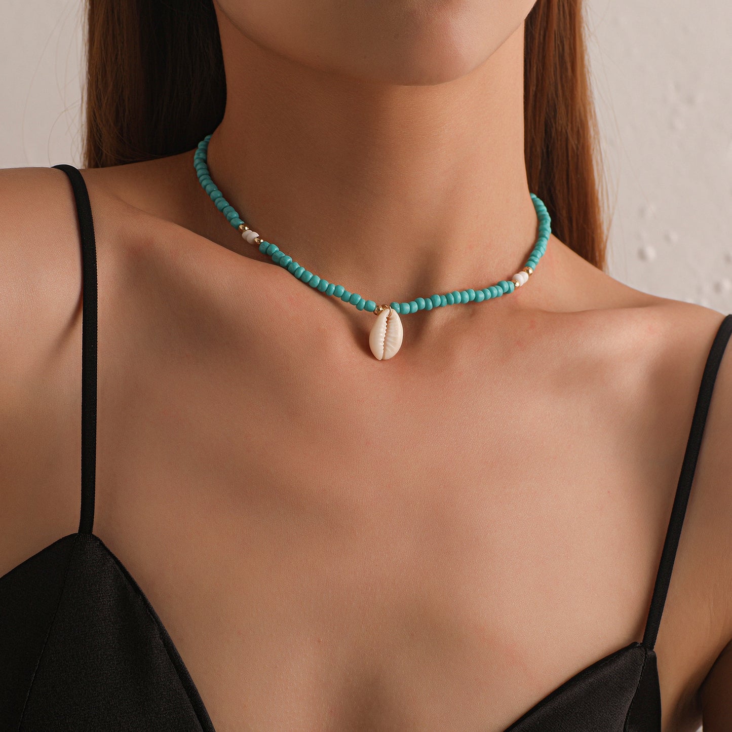 Minimalist Shell Pendant Necklace for Women, Mother of Pearl Inlay, Alloy Chain, Plated Finish, Fresh Sweet Style, Natural Design