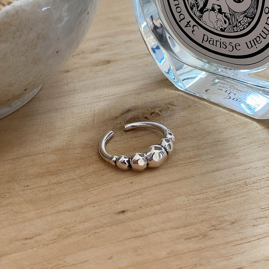 Anillo minimalista de plata de ley 925 con corazón y gema incrustada para mujer