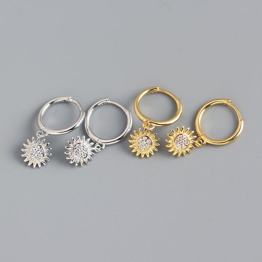 Orecchini a cerchio in argento sterling 925 con intarsi floreali a girasole e strass