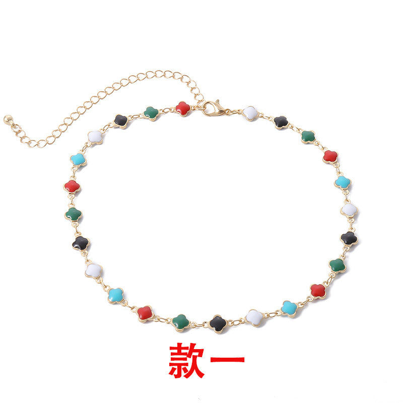 Collana con Ciondolo Floreale Retrò Minimalista da Donna, Catena in Rame Stile O-Chain, Intarsio in Lega Placcata, Design Dolce e Fresco