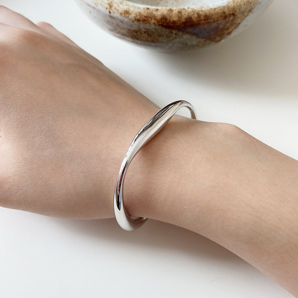 Minimalist 925 Sterling Silver Polished Geometric Mobius Cuff Bracelet