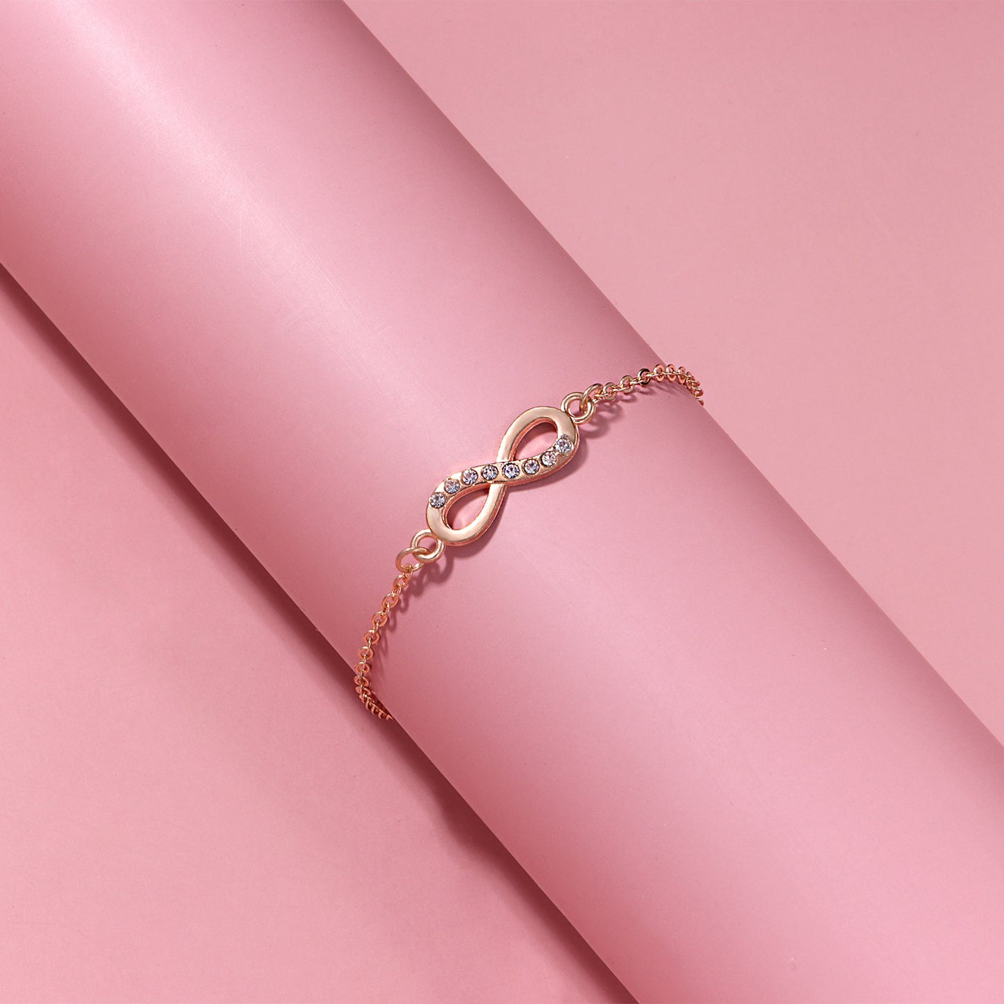 Minimalist Letter Rhinestone Alloy O-Chain Women's Bracelet for Travel Souvenir, Exhibition, Promotion, Employee Gift, Anniversary, Business Gifting, Opening Ceremony