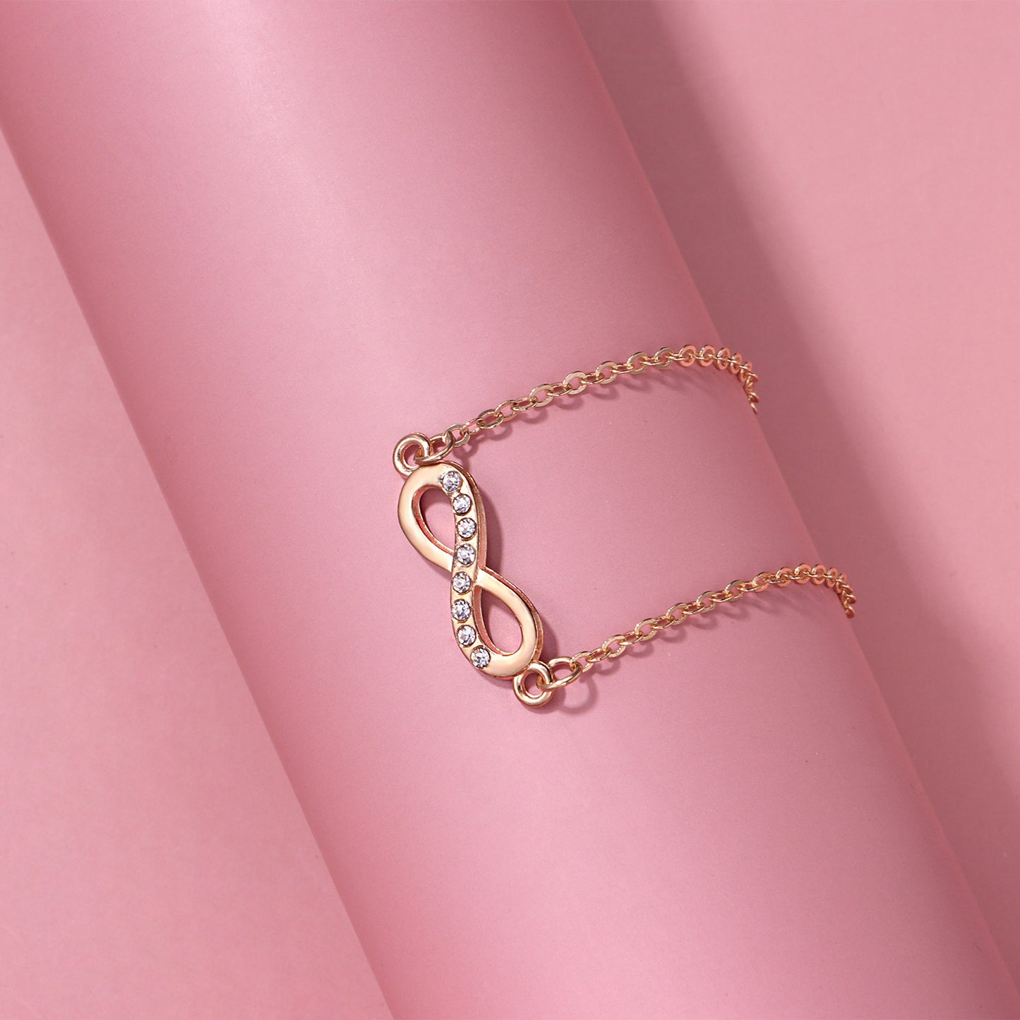 Minimalist Letter Rhinestone Alloy O-Chain Women's Bracelet for Travel Souvenir, Exhibition, Promotion, Employee Gift, Anniversary, Business Gifting, Opening Ceremony