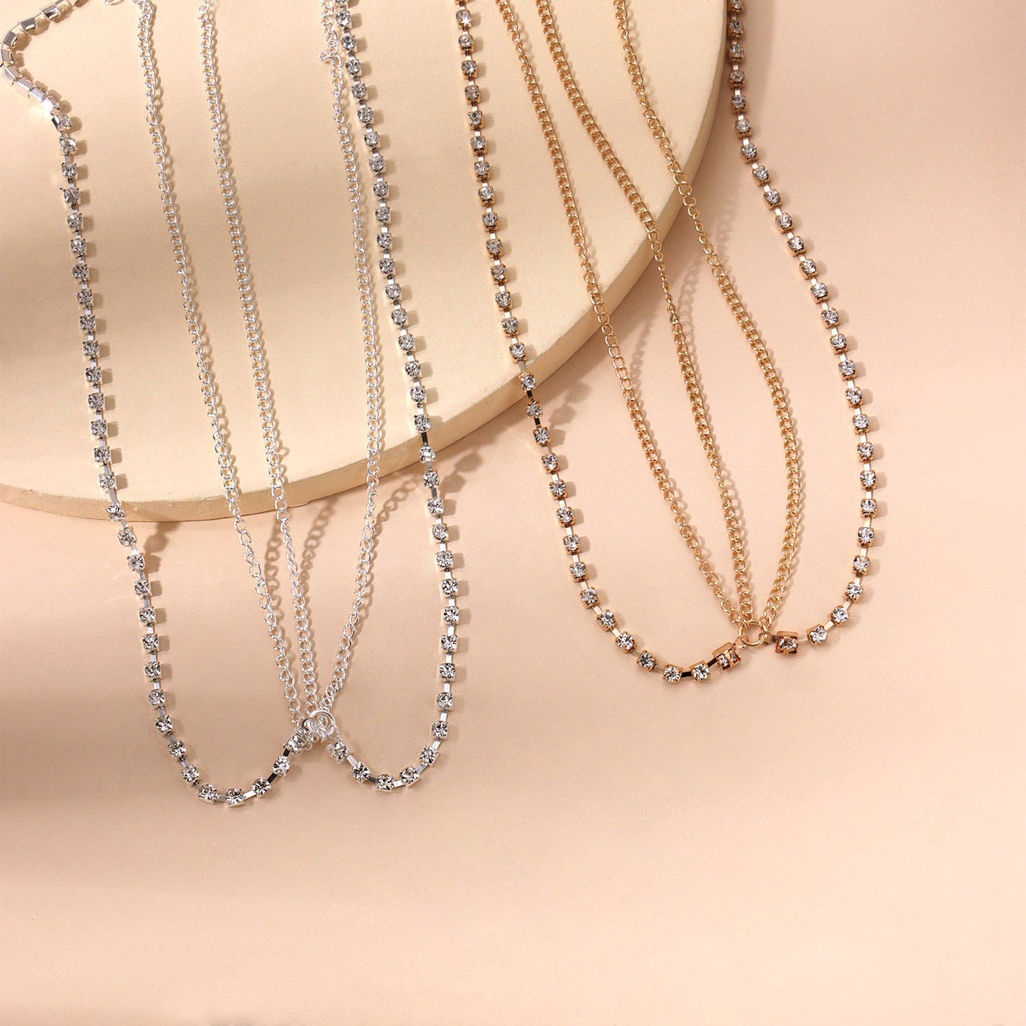Bohemian Rhinestone Headband with Fringe Chain and Wave Design for Women Checkered Pattern Alloy Hair Accessory