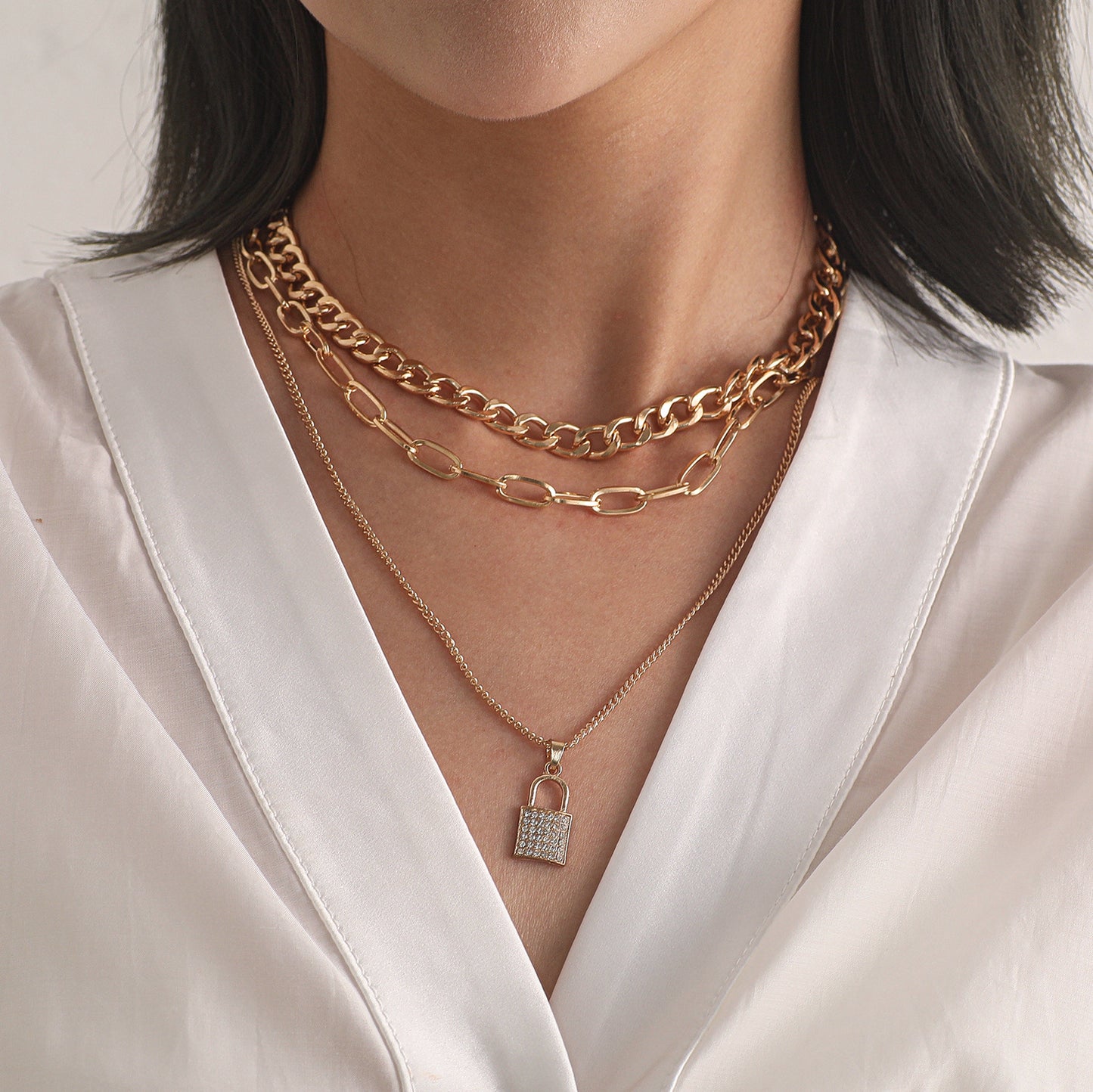 Geometric Alloy Rhinestone Cross Chain Necklace for Women Vintage Luxury Statement Jewelry