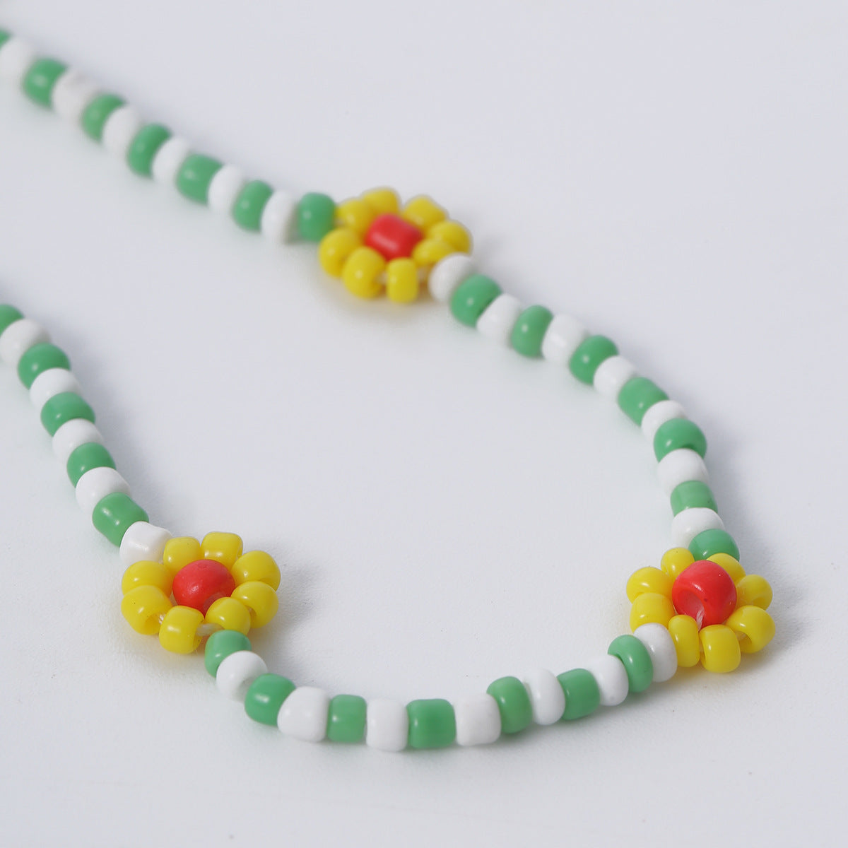 Collana di perline a margherita geometrica fatta a mano, catena di perline rotonde colorate intrecciate, gioielli da donna freschi e dolci